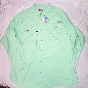 Columbia Men's Mint Green Button-Down Shirt
